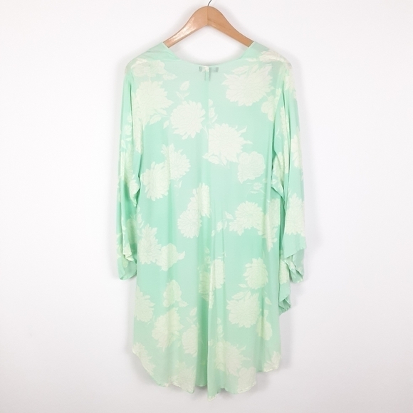 Torrid | Floral Print shirttail Kimono - Picture 10 of 10